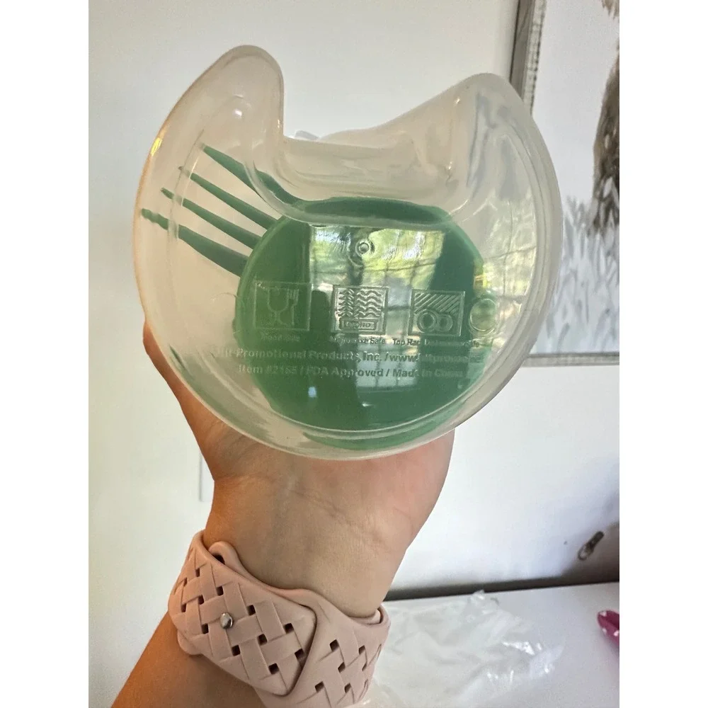 Weight Watchers Salad Shaker Cup with‎ Fork and Dressing Container Green White